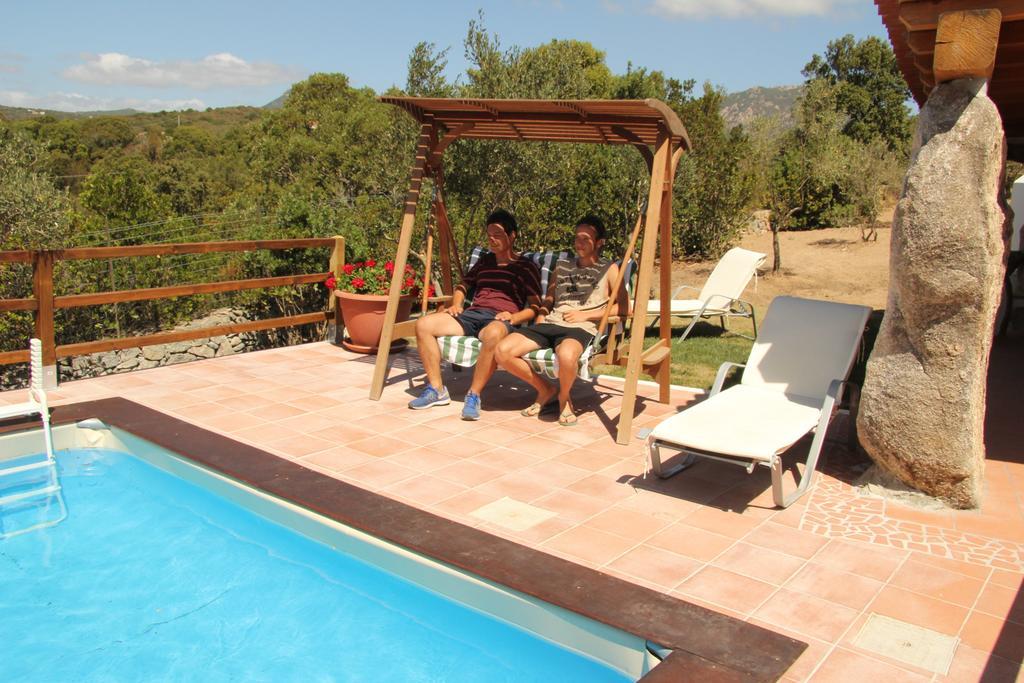 Residence Villa Smeralda Telti Quarto foto