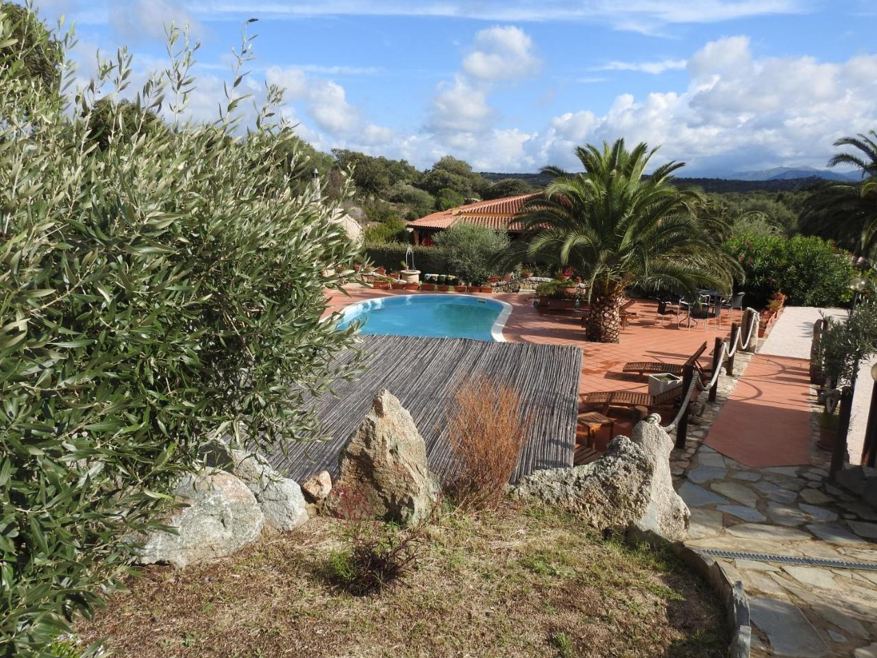 Residence Villa Smeralda Telti Exterior foto