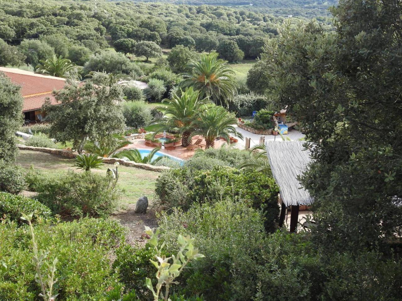 Residence Villa Smeralda Telti Exterior foto