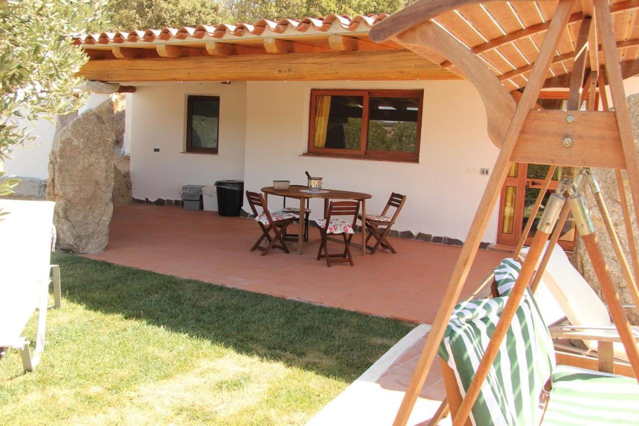 Residence Villa Smeralda Telti Exterior foto