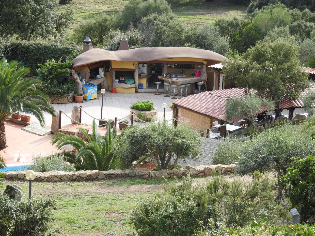 Residence Villa Smeralda Telti Exterior foto